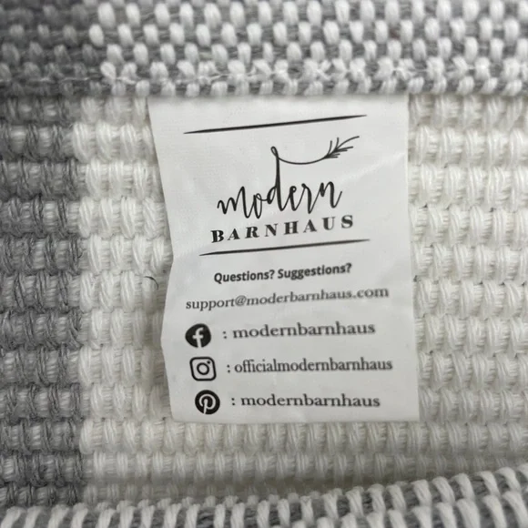 New Cute Modern Barnhaus Grey Buffalo Check Plaid Indoor/Outdoor Rug 3’x4’ - Picture 6 of 8